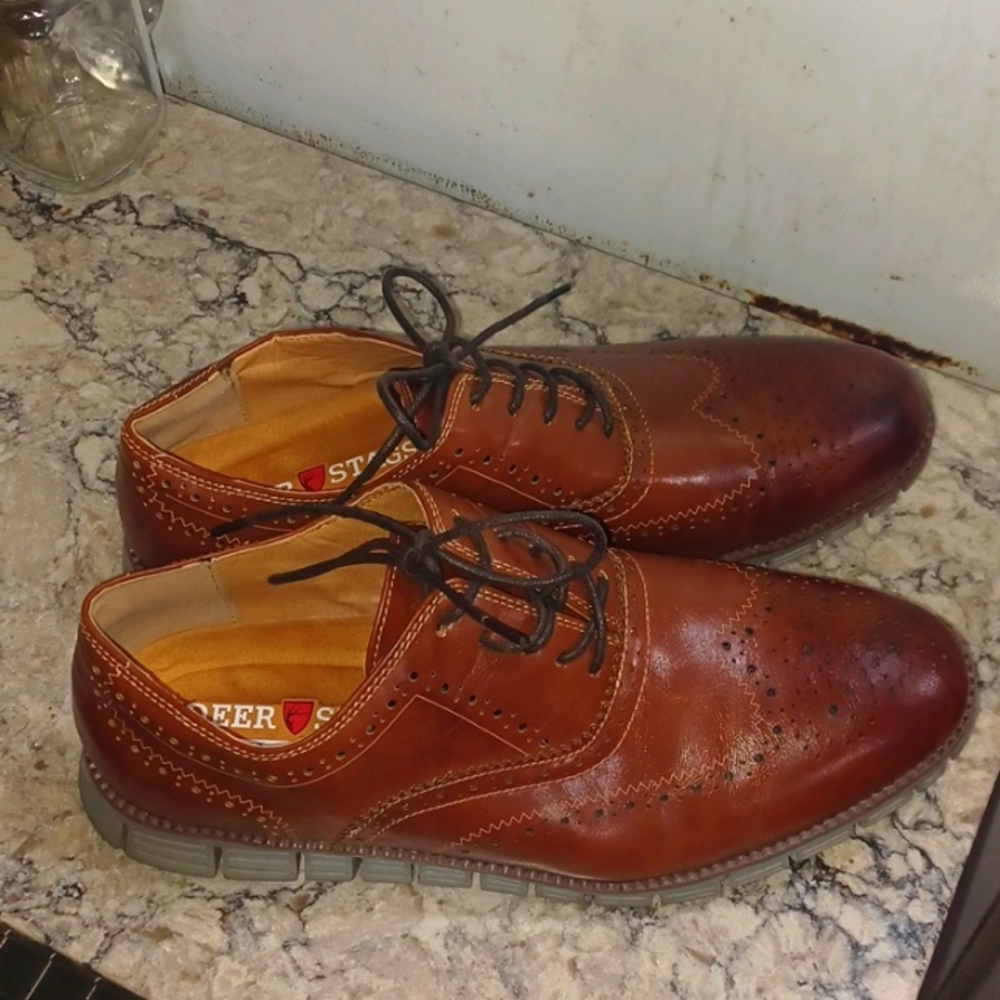 Benton-Deer Stags with memory foam Wing Tips, size 11W